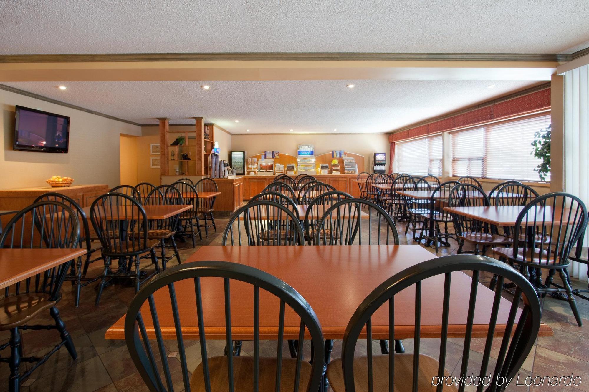 Holiday Inn Express Hotel & Suites Saint John Harbour Side By Ihg Esterno foto