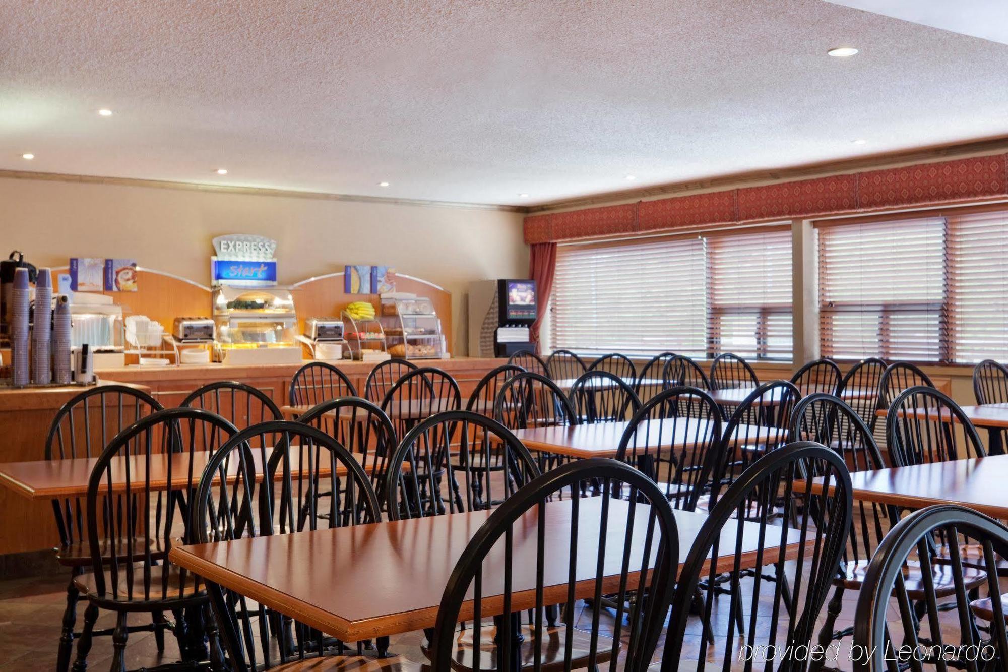 Holiday Inn Express Hotel & Suites Saint John Harbour Side By Ihg Esterno foto